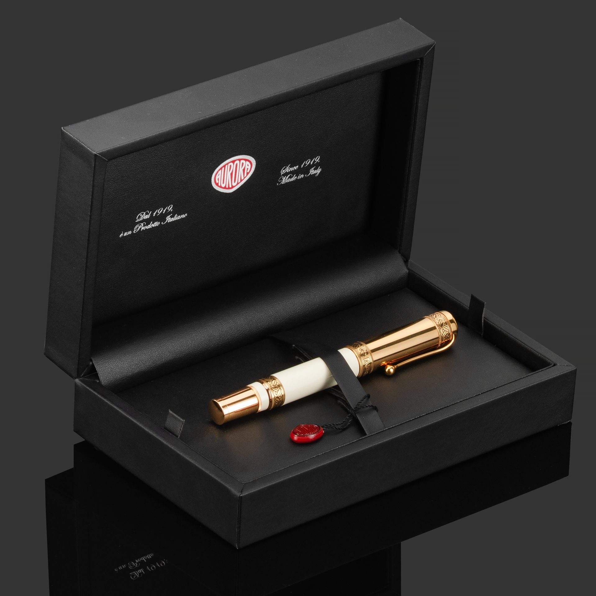 Перьевая ручка Aurora Dante Paradiso White GT в подарочной коробке