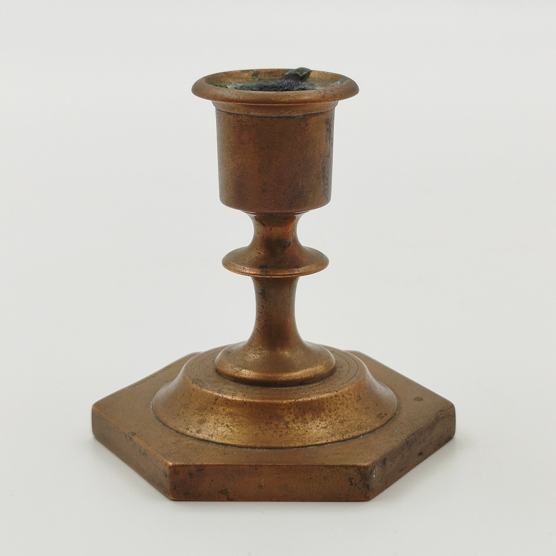 Подсвечник на шестигранном основании, фабрика "Братья Чеботаревы", металл, литье, Российская империя, 1890-1915 гг.