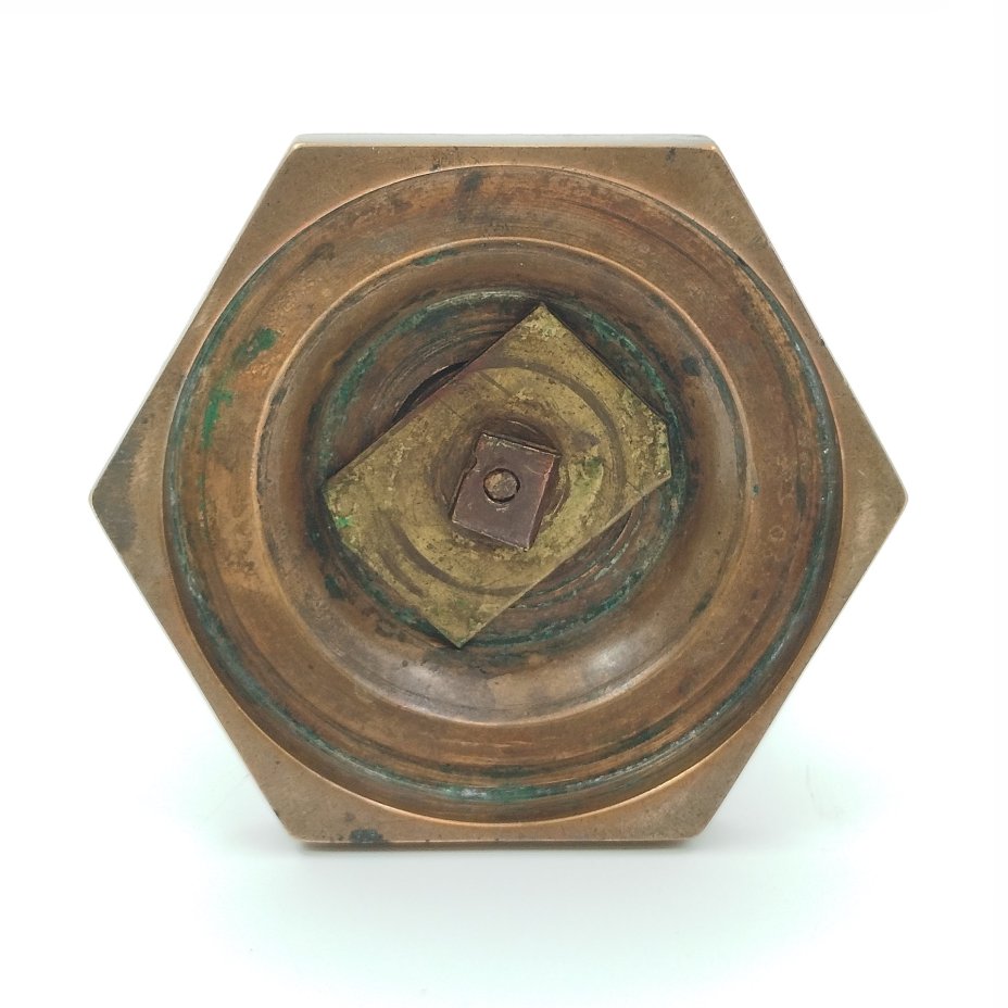 Подсвечник на шестигранном основании, фабрика "Братья Чеботаревы"