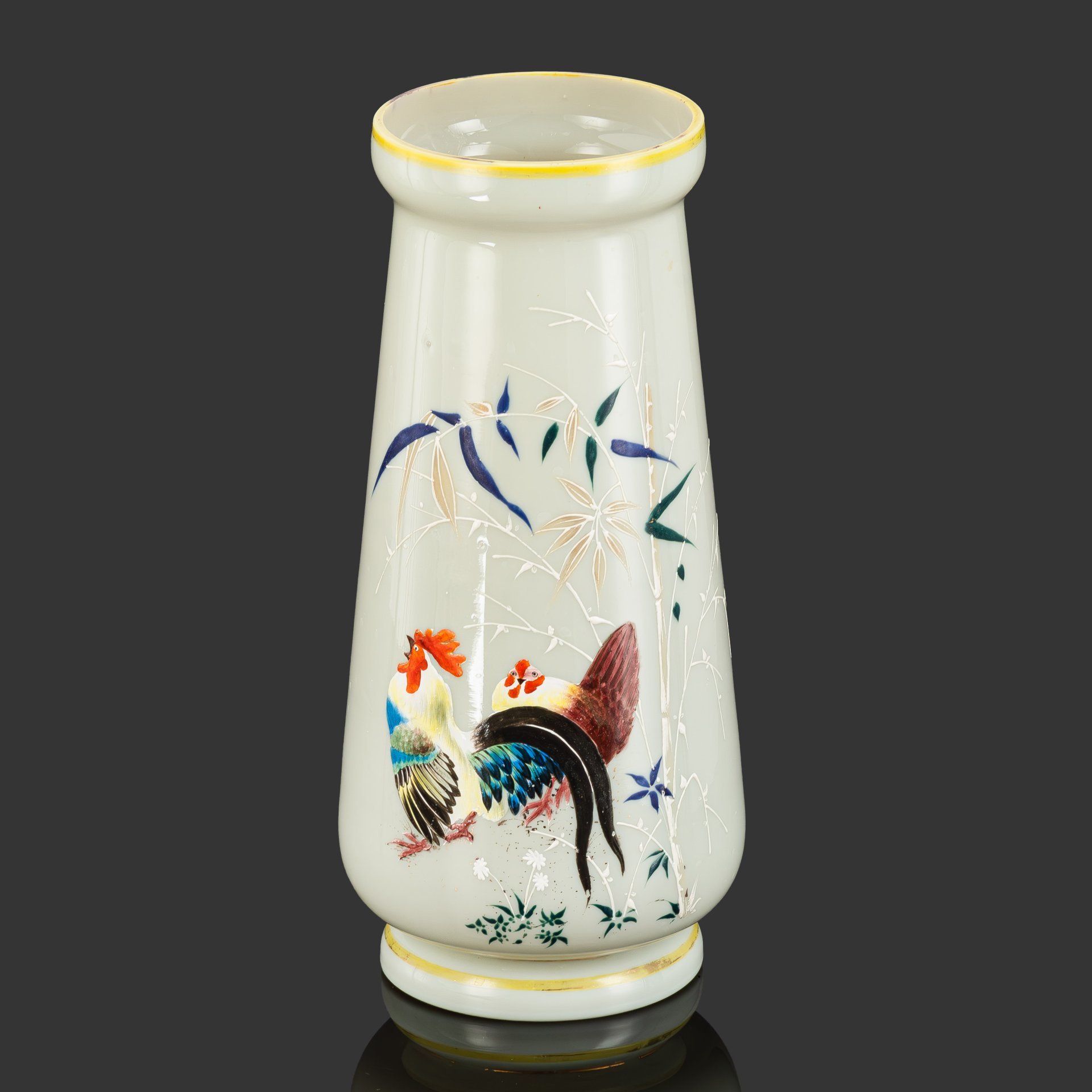 Ваза с изображением петуха и курицы, стекло, роспись, эмали, золочение, Западная Европа, 1890-1920 гг.
