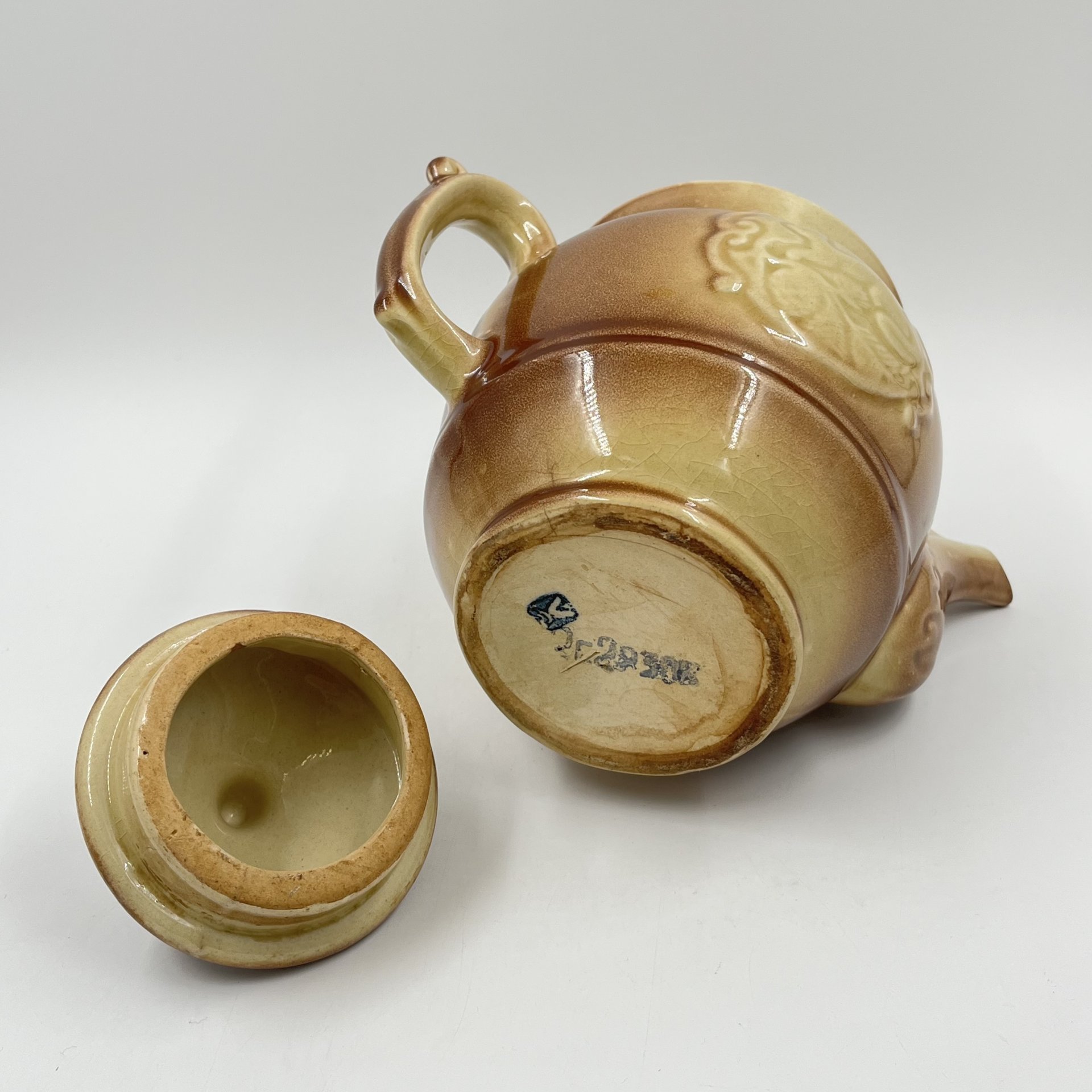 Чайник доливной "Сибирь" с объемным декором, керамика, аэрография