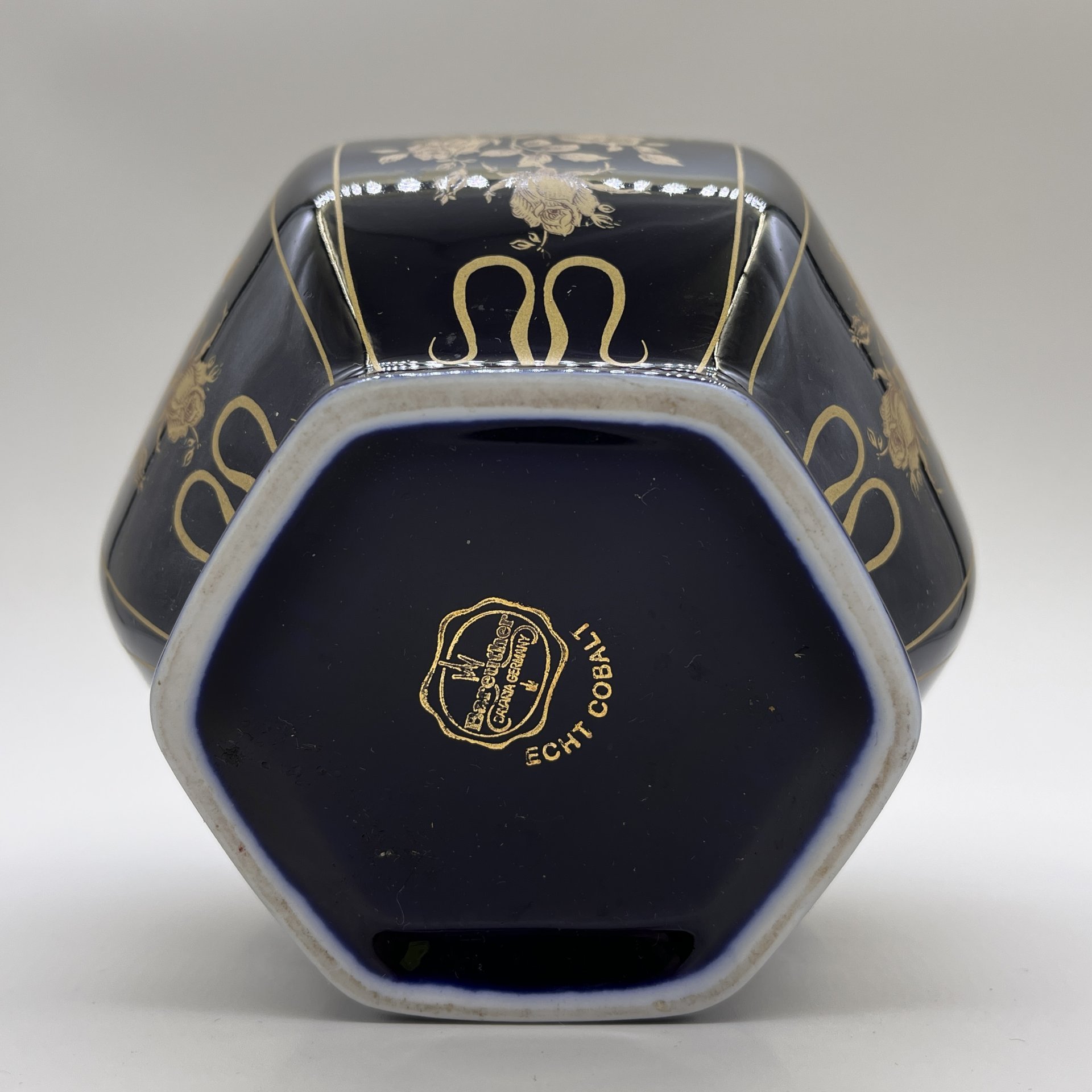 Ваза с цветочным декором, фарфор, деколь, золочение, Bareuther & Co., Bavaria, Германия, 1980-1990 гг.