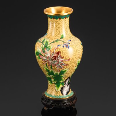 Ваза с изображением астр, в комплекте с подставкой, латунь, клуазоне (перегородчатая эмаль), дерево, Китай, 1950-1970 гг.