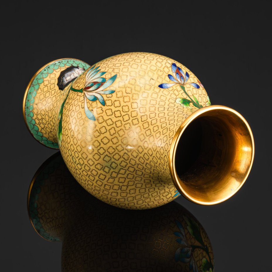 Ваза с изображением астр, в комплекте с подставкой, латунь, клуазоне (перегородчатая эмаль), дерево, Китай, 1950-1970 гг.