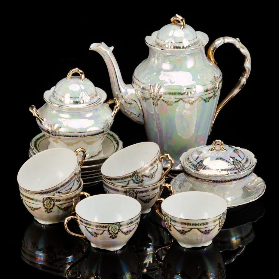 Сервиз чайный с цветочным и геометрическим декором