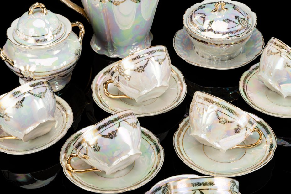 Сервиз чайный с цветочным и геометрическим декором