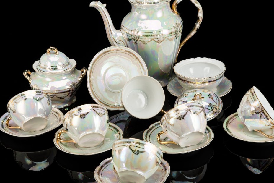 Сервиз чайный с цветочным и геометрическим декором