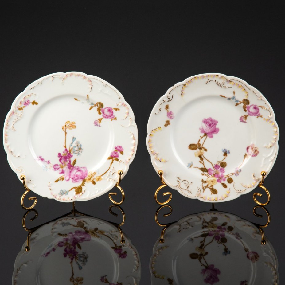 Пара десертных тарелок с цветочным декором, фарфор, деколь, золочение, Фарфоровый завод братьев Корниловых, Российская империя, 1884-1917 гг.
