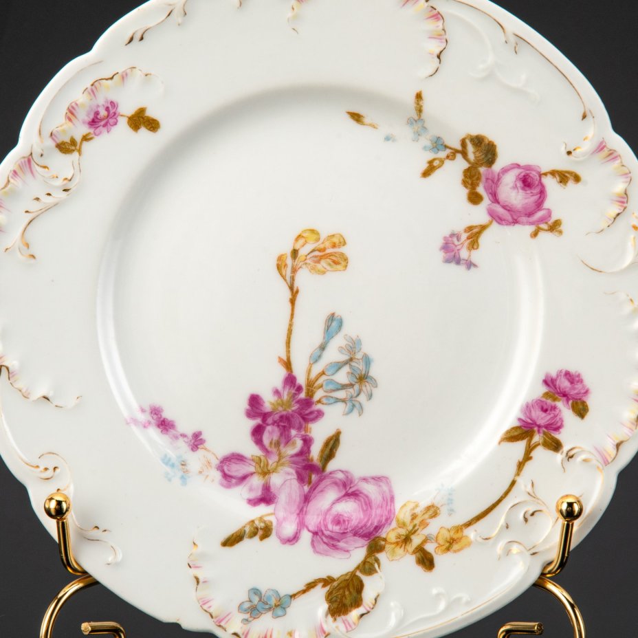 Пара десертных тарелок с цветочным декором, фарфор, деколь, золочение, Фарфоровый завод братьев Корниловых, Российская империя, 1884-1917 гг.