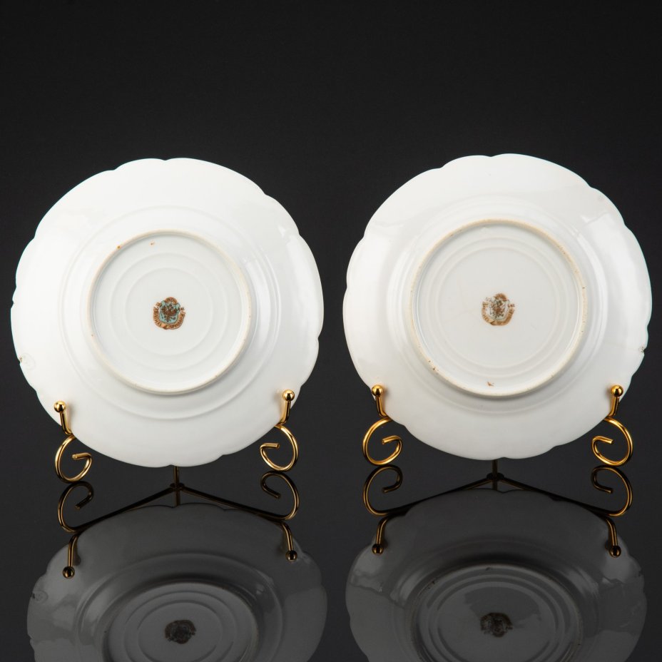 Пара десертных тарелок с цветочным декором, фарфор, деколь, золочение, Фарфоровый завод братьев Корниловых, Российская империя, 1884-1917 гг.