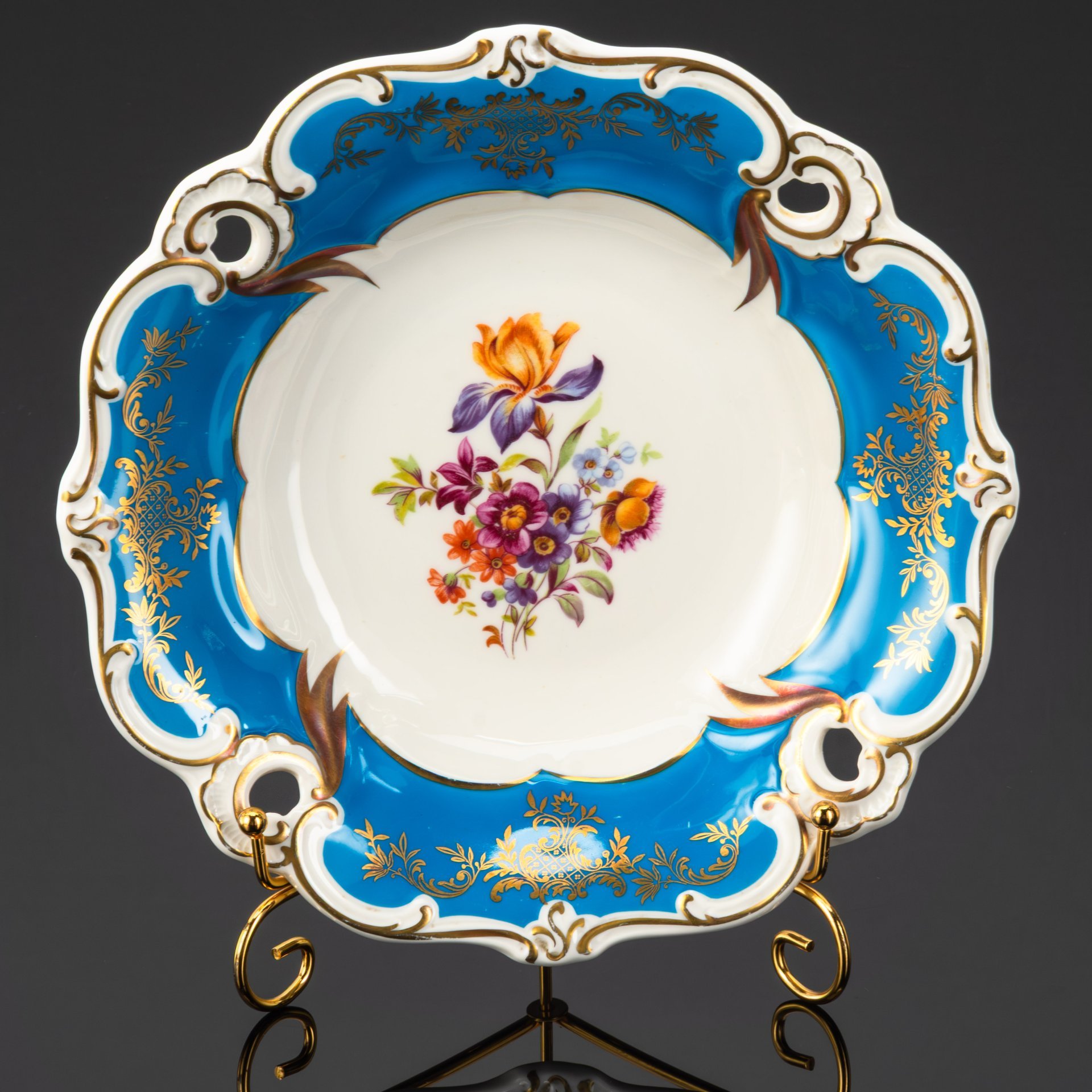 Тарелка с фигурным прорезным бортом "Мейсенский букет", фарфор, деколь, крытье, золочение, Weimar Porzellan (Веймарский фарфор), Германия, 1949-1960 гг.