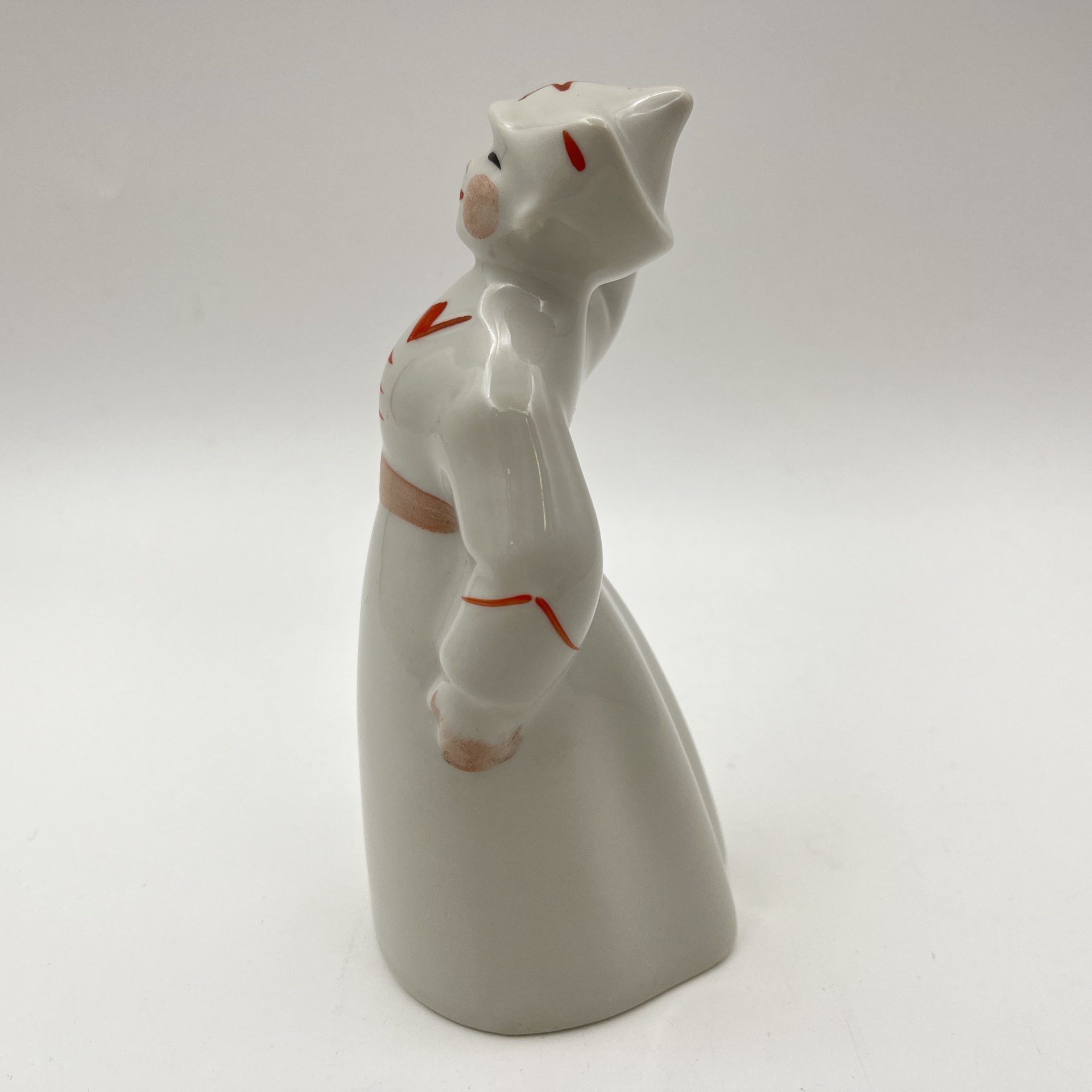 Статуэтка "Юный буденовец", авторы А. В. Крыжановский и Т. Крыжановская, фарфор, роспись, Городницкий фарфоровый завод, СССР, 1960-1980 гг.