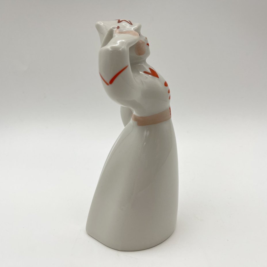 Статуэтка "Юный буденовец", авторы А. В. Крыжановский и Т. Крыжановская, фарфор, роспись, Городницкий фарфоровый завод, СССР, 1960-1980 гг.