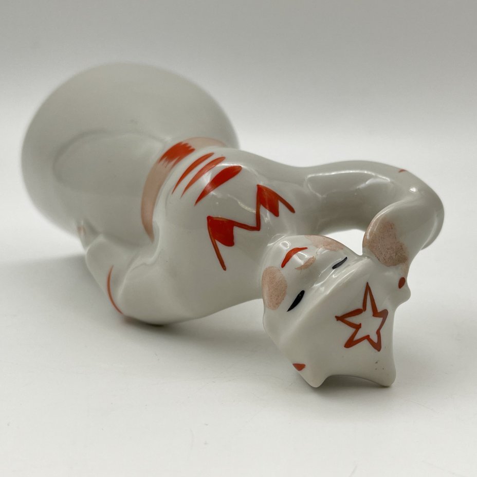 Статуэтка "Юный буденовец", авторы А. В. Крыжановский и Т. Крыжановская, фарфор, роспись, Городницкий фарфоровый завод, СССР, 1960-1980 гг.