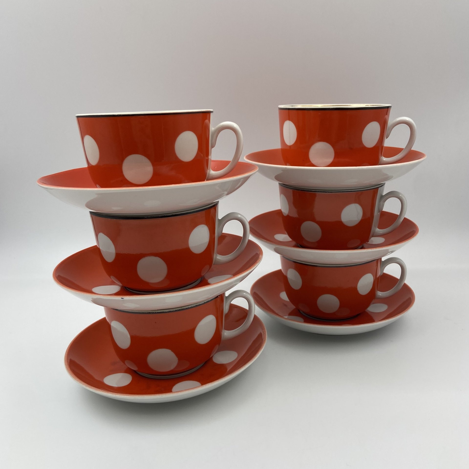 Набор чайных пар на 6 персон с декором "белый горошек", фарфор, крытье, Дружковский фарфоровый завод, СССР, 1974-1991 гг.