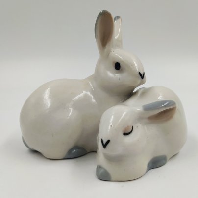 Статуэтка «Зайцы», фарфор, роспись, Артель «Прогресс», СССР, 1950-1960 гг.
