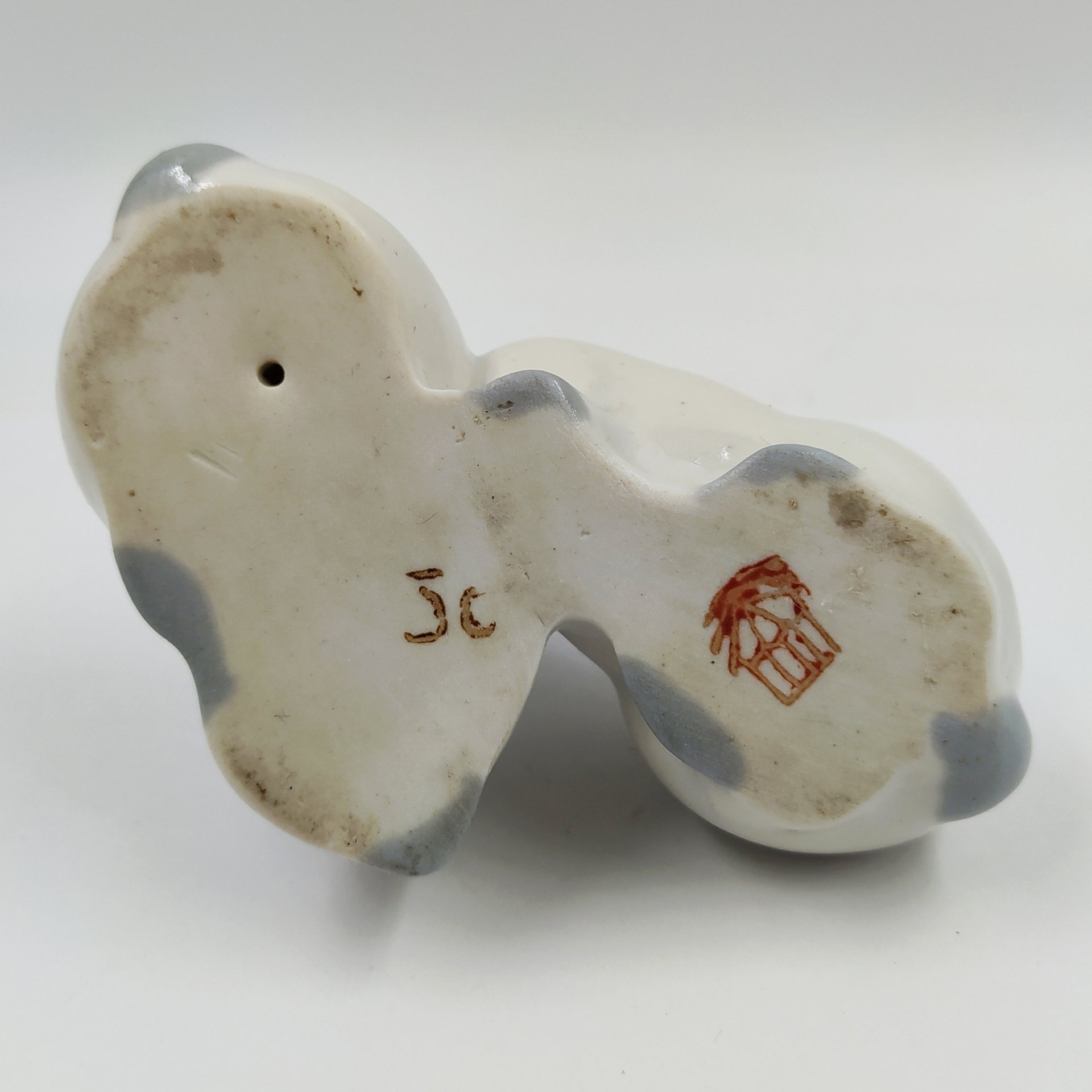 Статуэтка «Зайцы», фарфор, роспись, Артель «Прогресс», СССР, 1950-1960 гг.