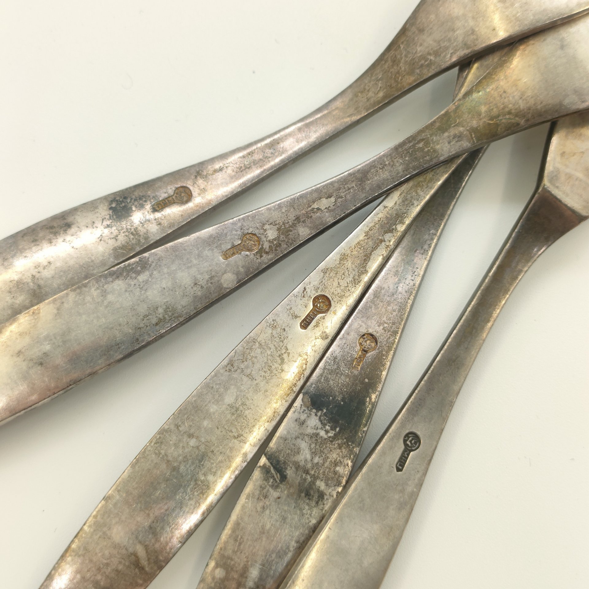 Набор столовых приборов (нож-лопатка и четыре вилки), мНЦ (медь-никель-цинк), Кольчугинский завод цветных металлов, СССР, 1962-1991 гг.