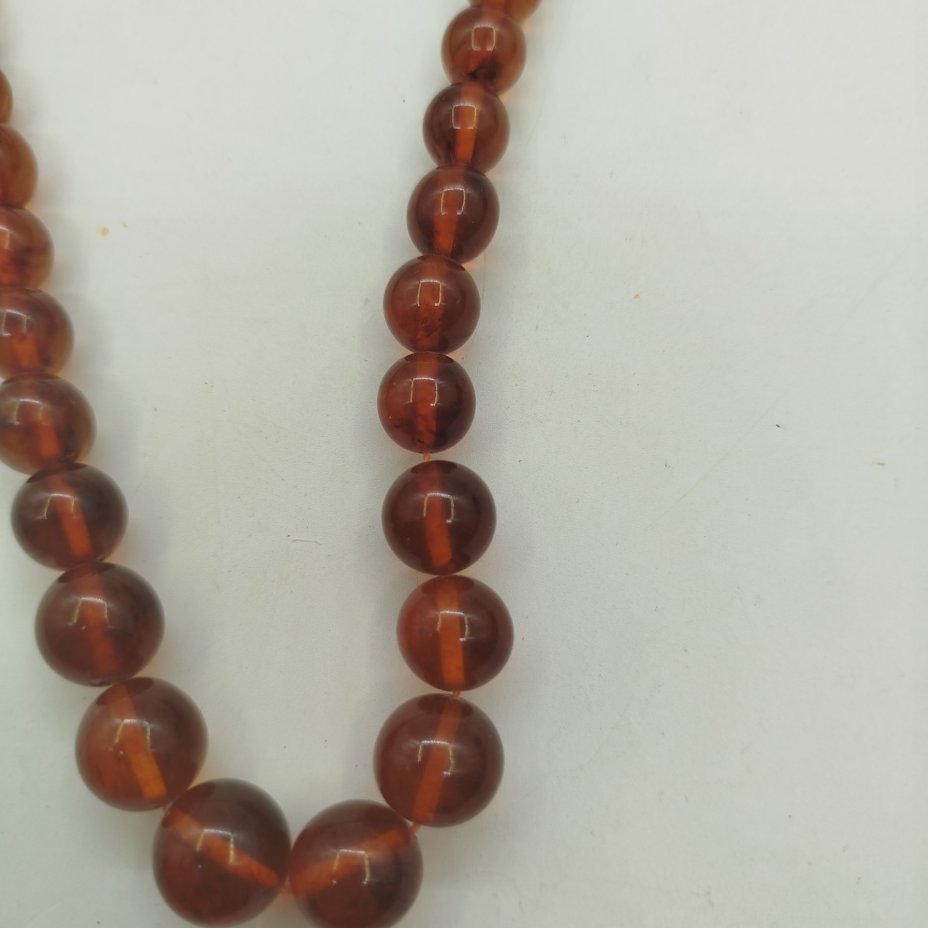 Бусы с бусинами круглой формы