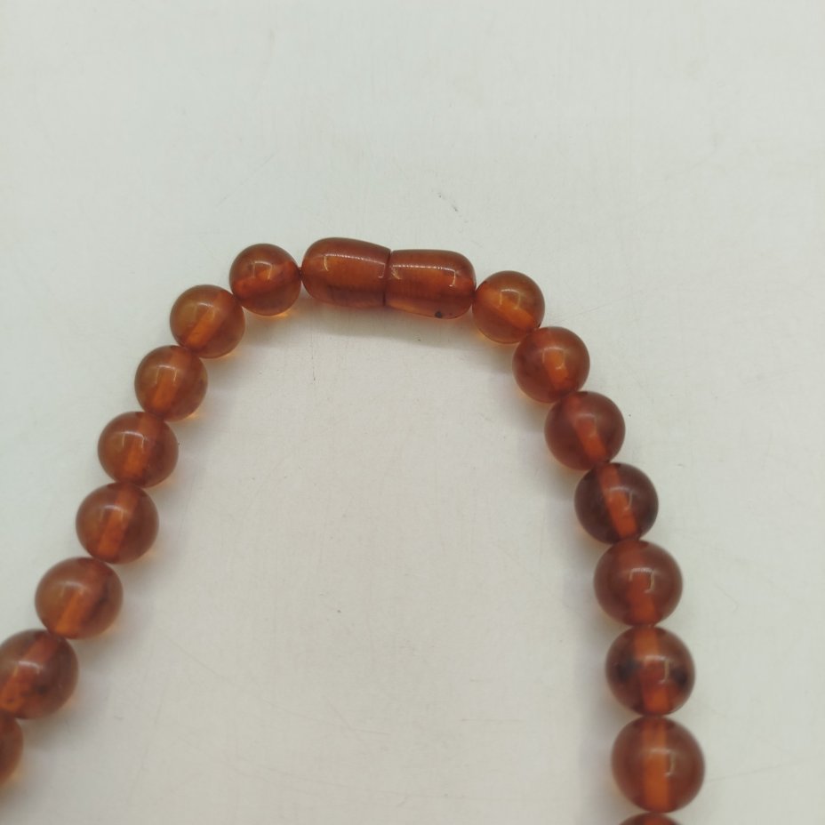 Бусы с бусинами круглой формы