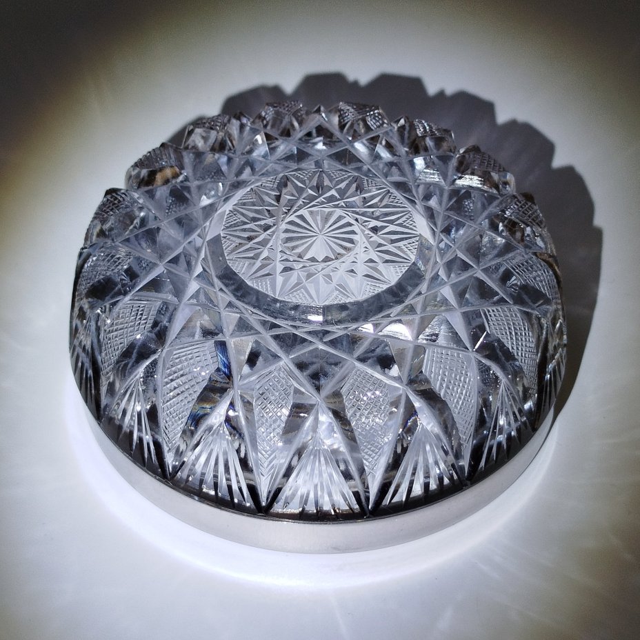 Пепельница (вазочка для мелочей/конфетница) с металлическим ободком