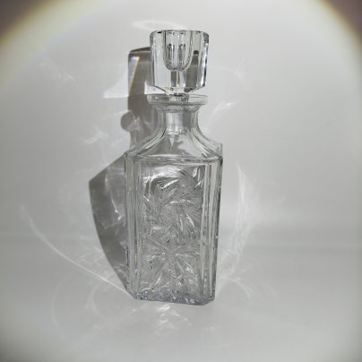 Штоф с пробкой-стопкой, украшенный рельефным декором, хрусталь, Гусевской хрустальный завод (Гусь-Хрустальный), Российская Федерация, 1996-2010 гг.