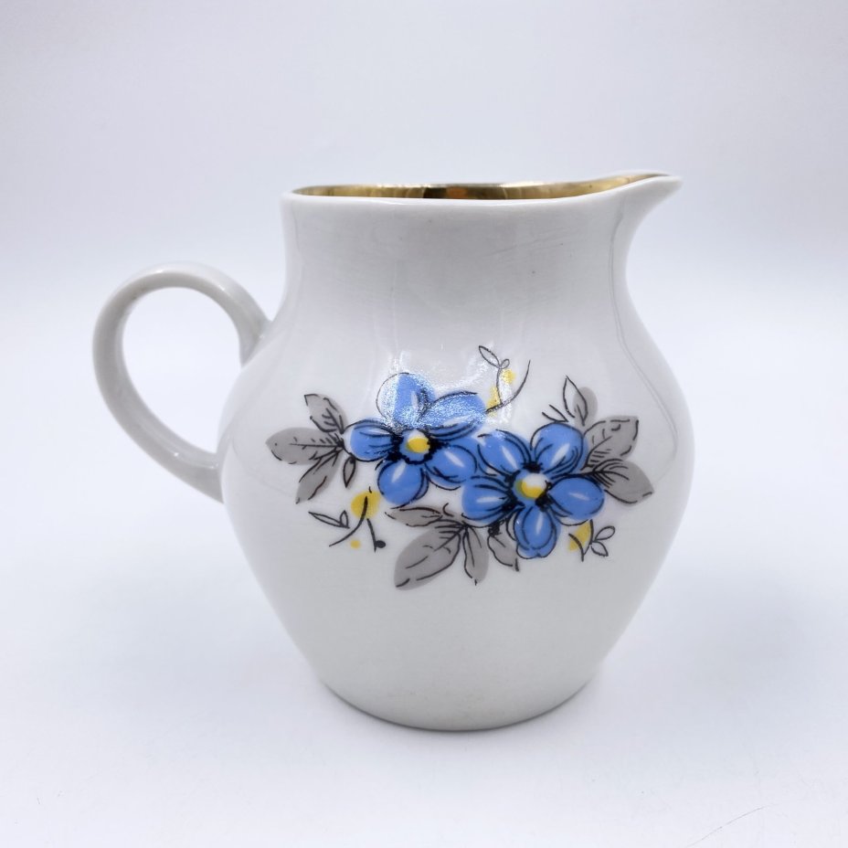 Молочник, украшенный цветочным декором, Дулевский фарфоровый завод (Дулёво)