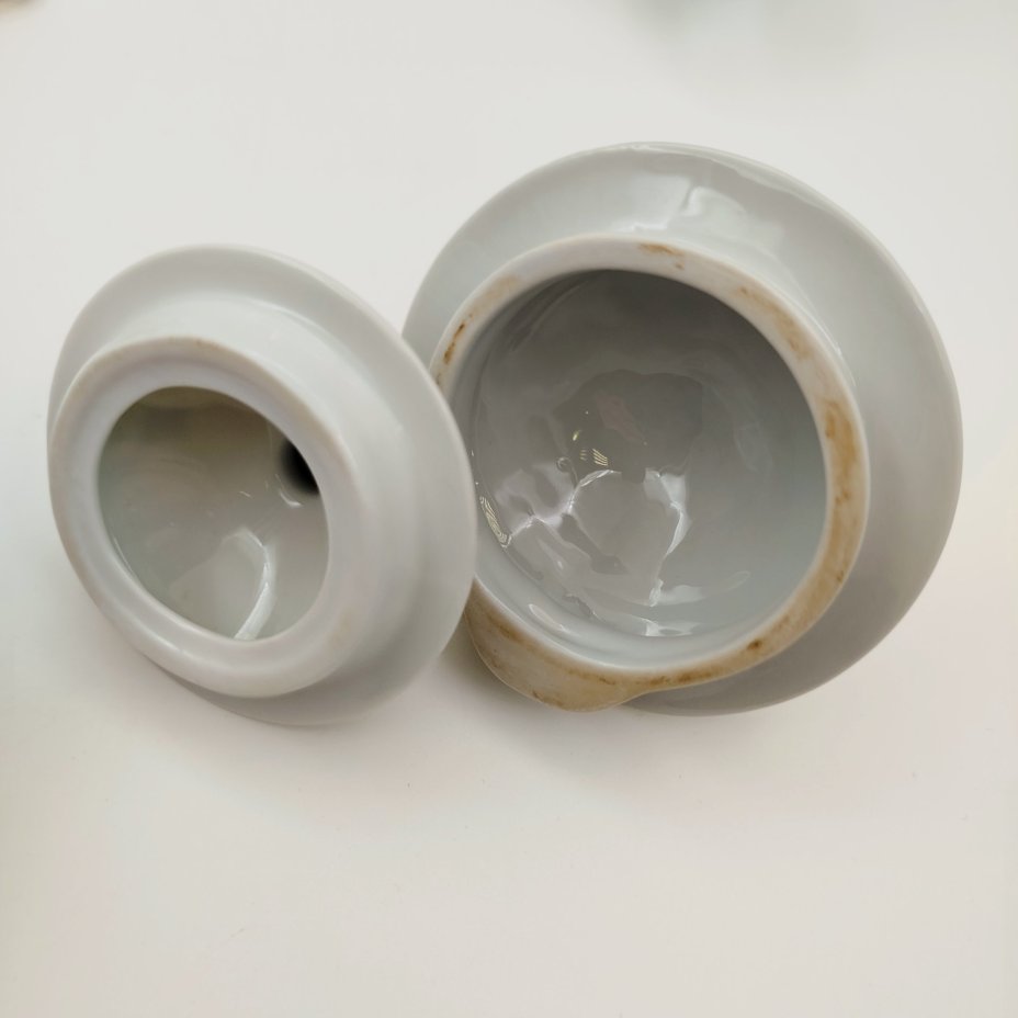 Набор из трех предметов с декором в виде роз (чайник, сахарница и молочник), фарфор, деколь, золочение, Roschutz, ГДР, 1950-1970 гг.