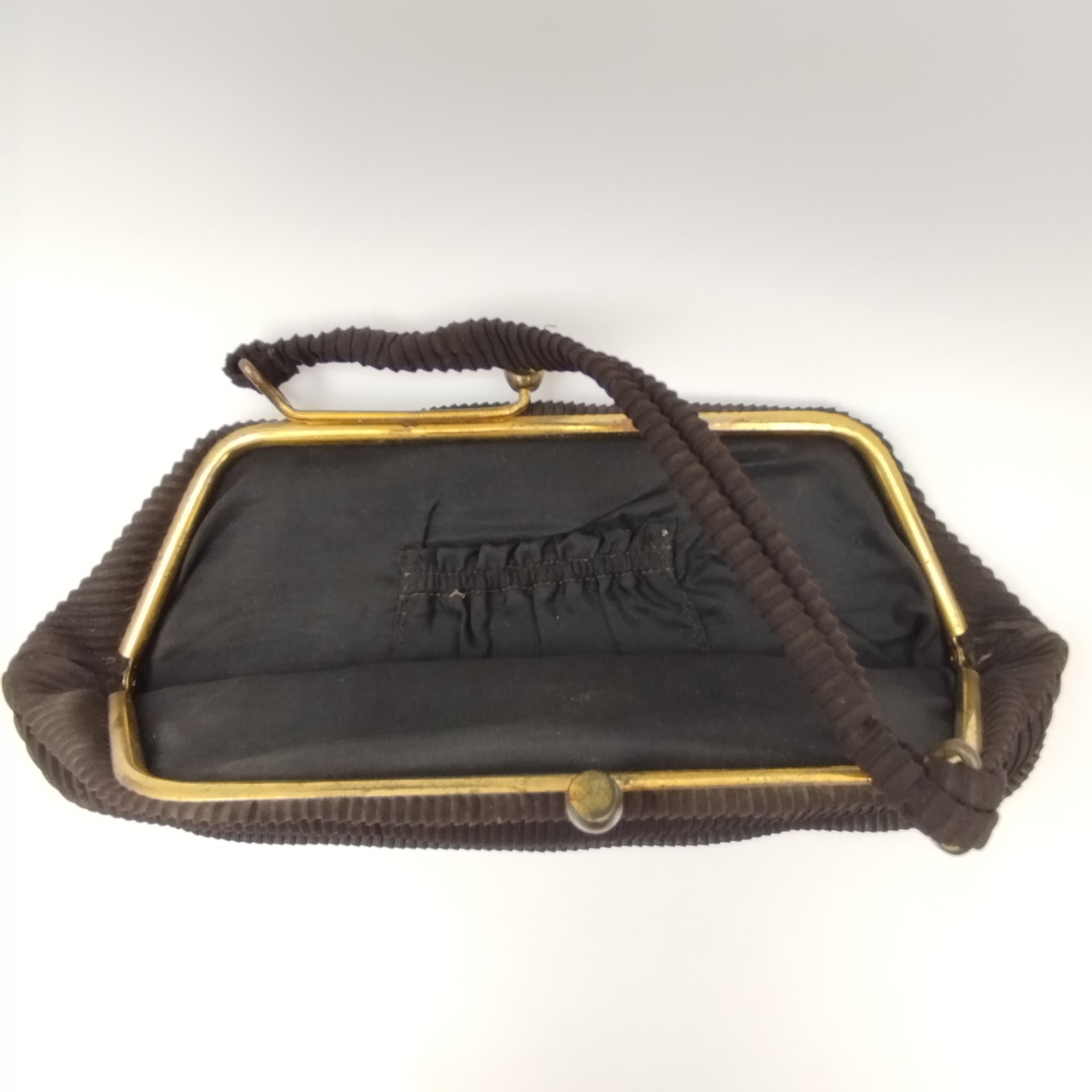 Сумочка театральная винтажная из плиссированной ткани