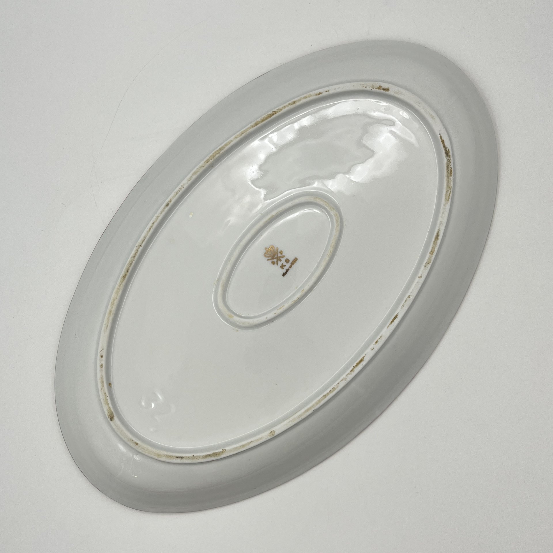 Блюдо овальной формы "Мадонна"