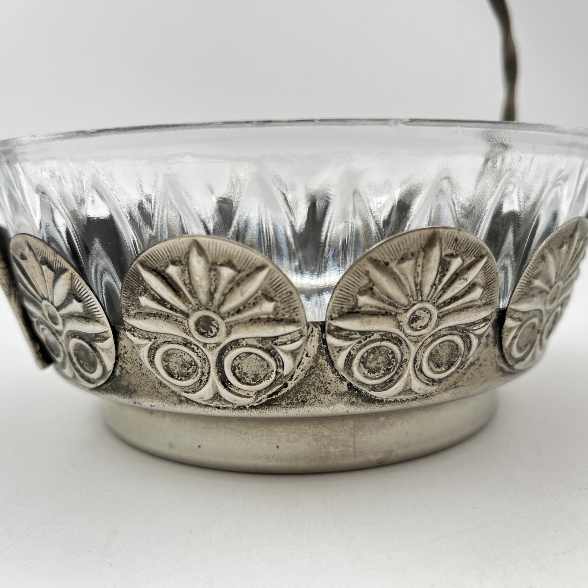 Конфетница с витой ручкой, стекло, металл, СССР, 1960-1990 гг.
