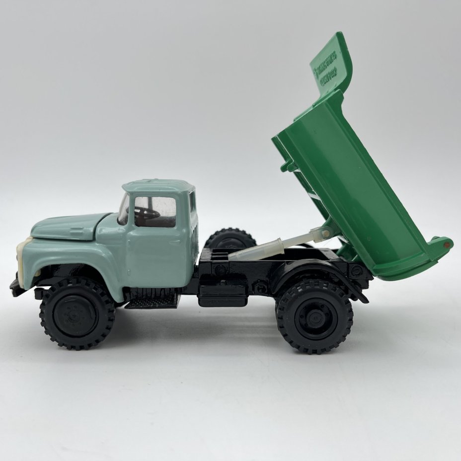 Модель автомобиля "ЗИЛ-ММЗ-555 Самосвал", масштаб 1:43
