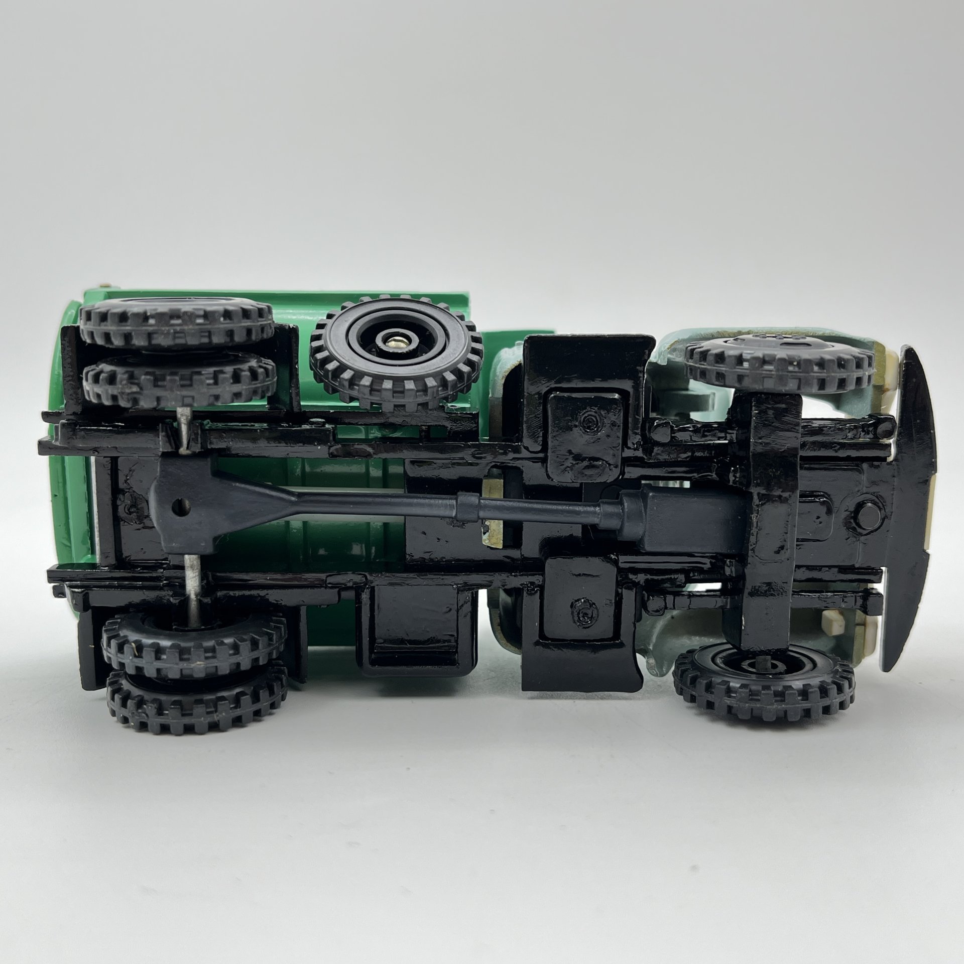 Модель автомобиля "ЗИЛ-ММЗ-555 Самосвал", масштаб 1:43, металл, пластик, СССР, 1980-1990 гг.