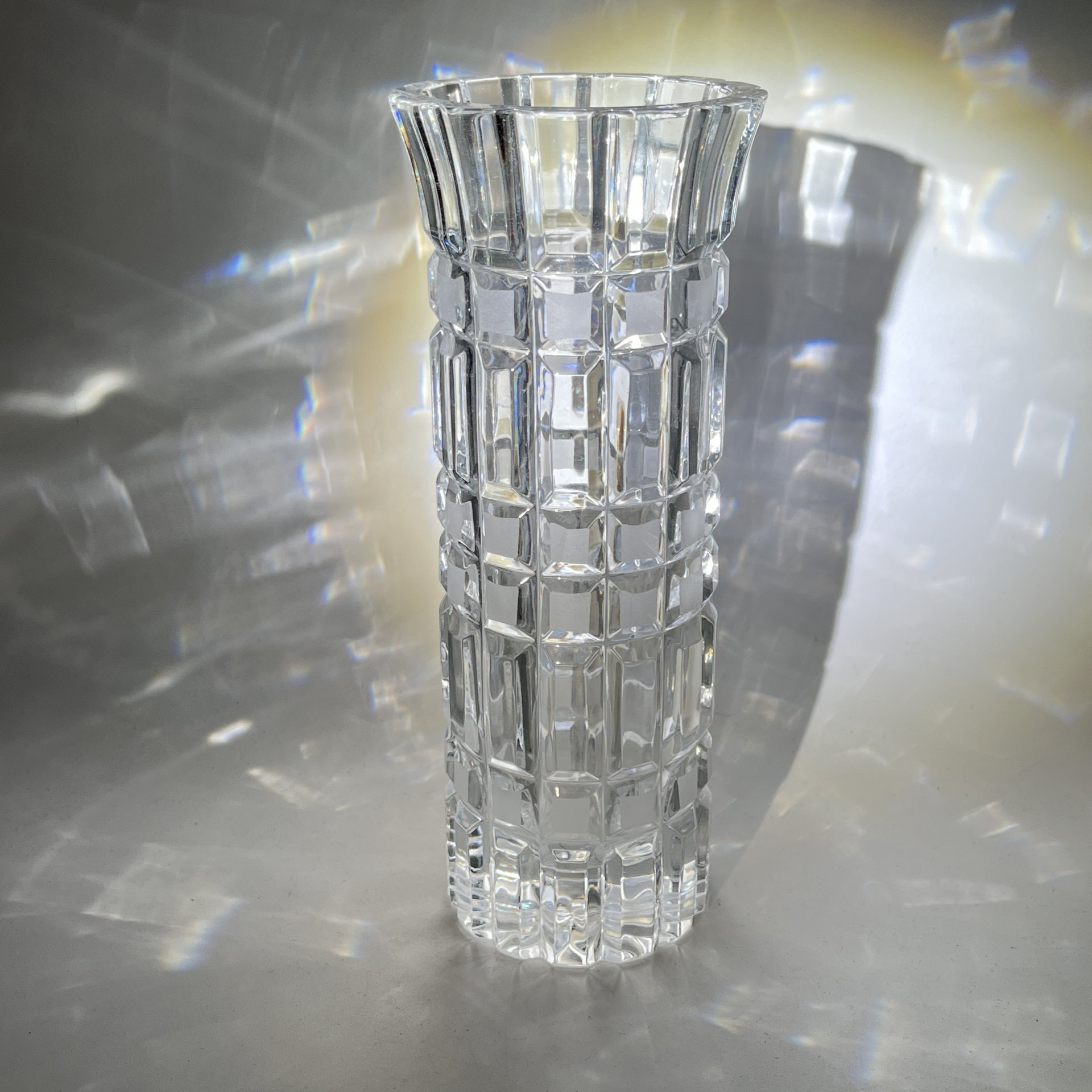 Ваза для цветов "Бисер" с резным геометрическим декором, хрусталь, алмазная грань, Гусевской хрустальный завод (Гусь-Хрустальный), СССР, 1970-1990 гг.