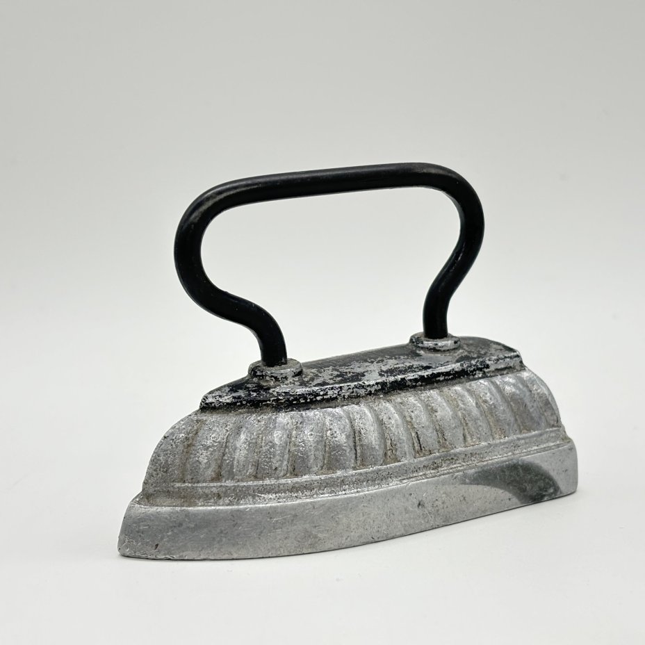 Пресс-папье утюг, металл, СССР, 1930-1950 гг.