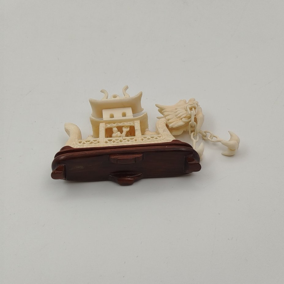 Статуэтка "Корабль-дракон", кость, резьба, дерево, Китай, 1900-1950 гг.