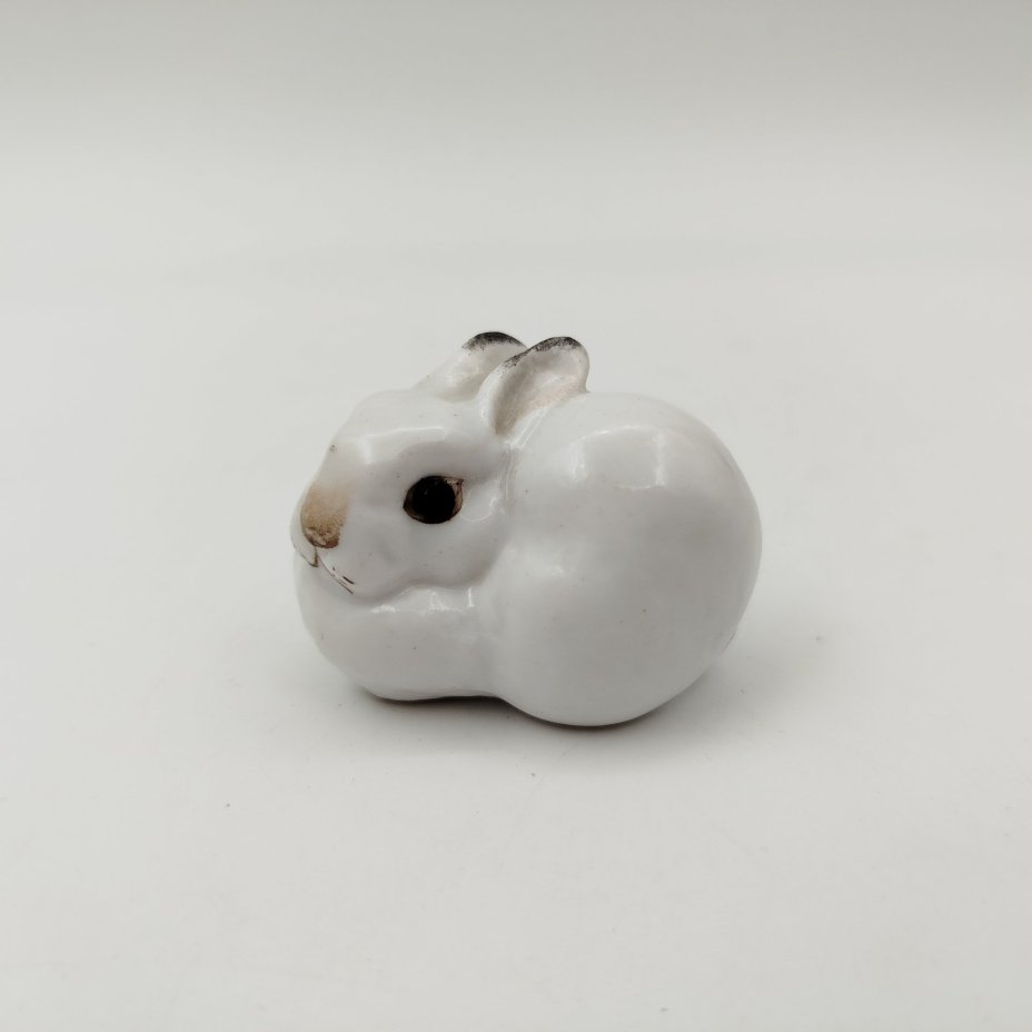 Статуэтка "Маленький зайчик" (белый), скульптор Е.И. Чарушин