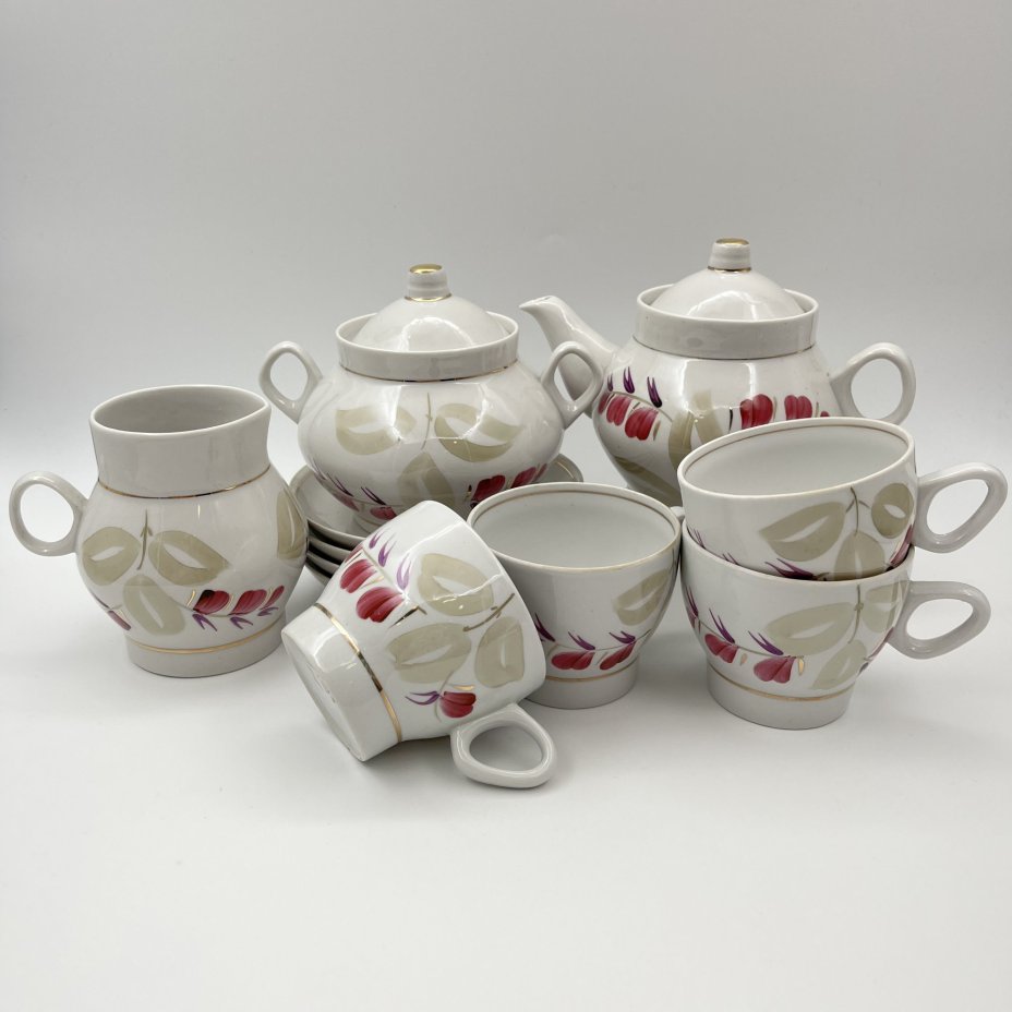 Сервиз чайный с цветочно-растительным декором на 4 персоны (11 предметов), фарфор, роспись, золочение, Минский фарфорово-фаянсовый завод, СССР, 1968-1983 гг.