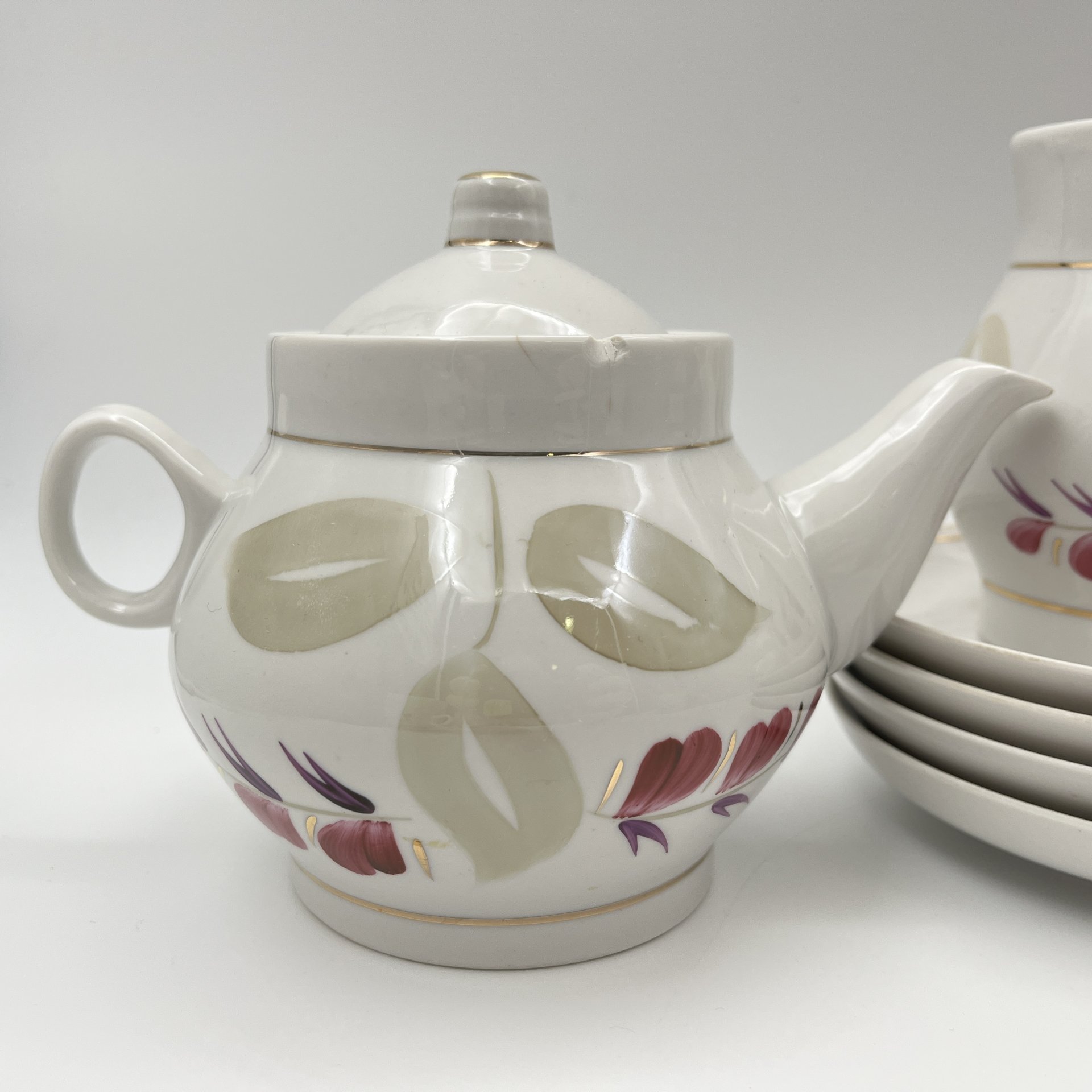 Сервиз чайный с цветочно-растительным декором на 4 персоны (11 предметов), фарфор, роспись, золочение, Минский фарфорово-фаянсовый завод, СССР, 1968-1983 гг.