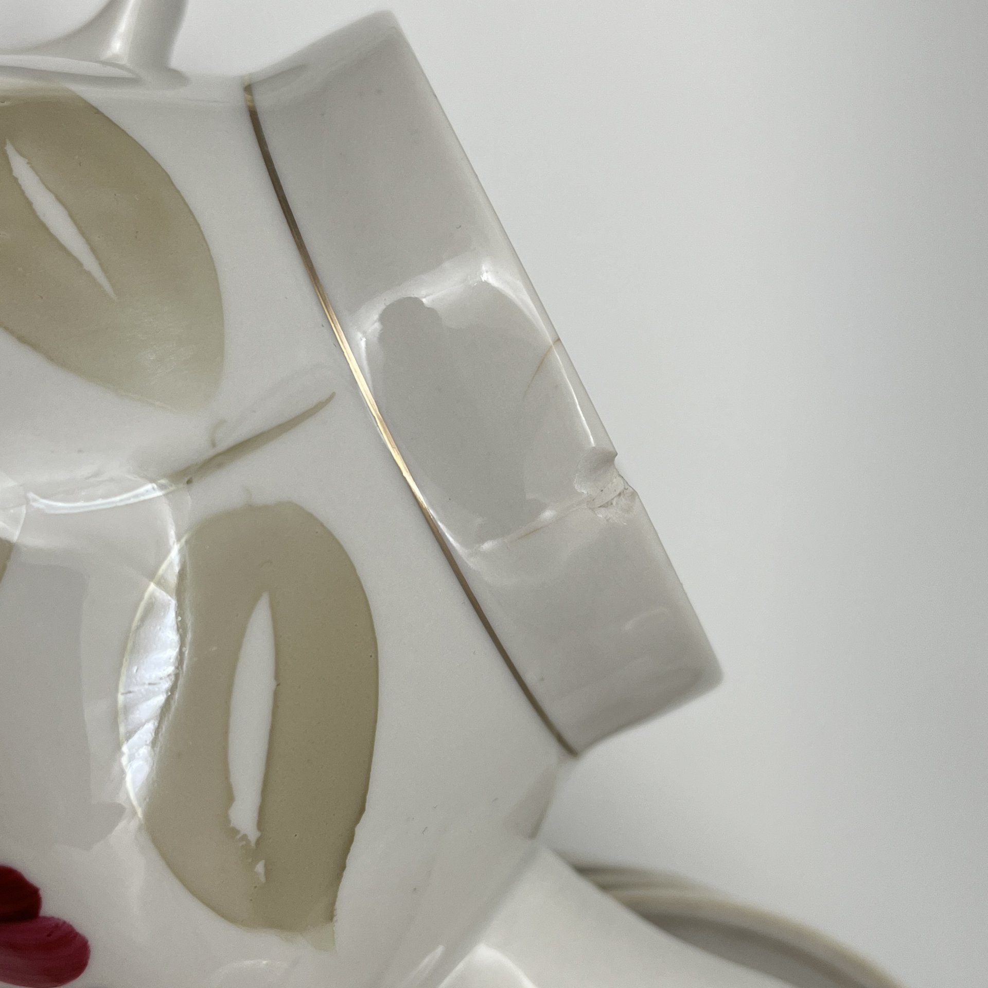 Сервиз чайный с цветочно-растительным декором на 4 персоны (11 предметов), фарфор, роспись, золочение, Минский фарфорово-фаянсовый завод, СССР, 1968-1983 гг.