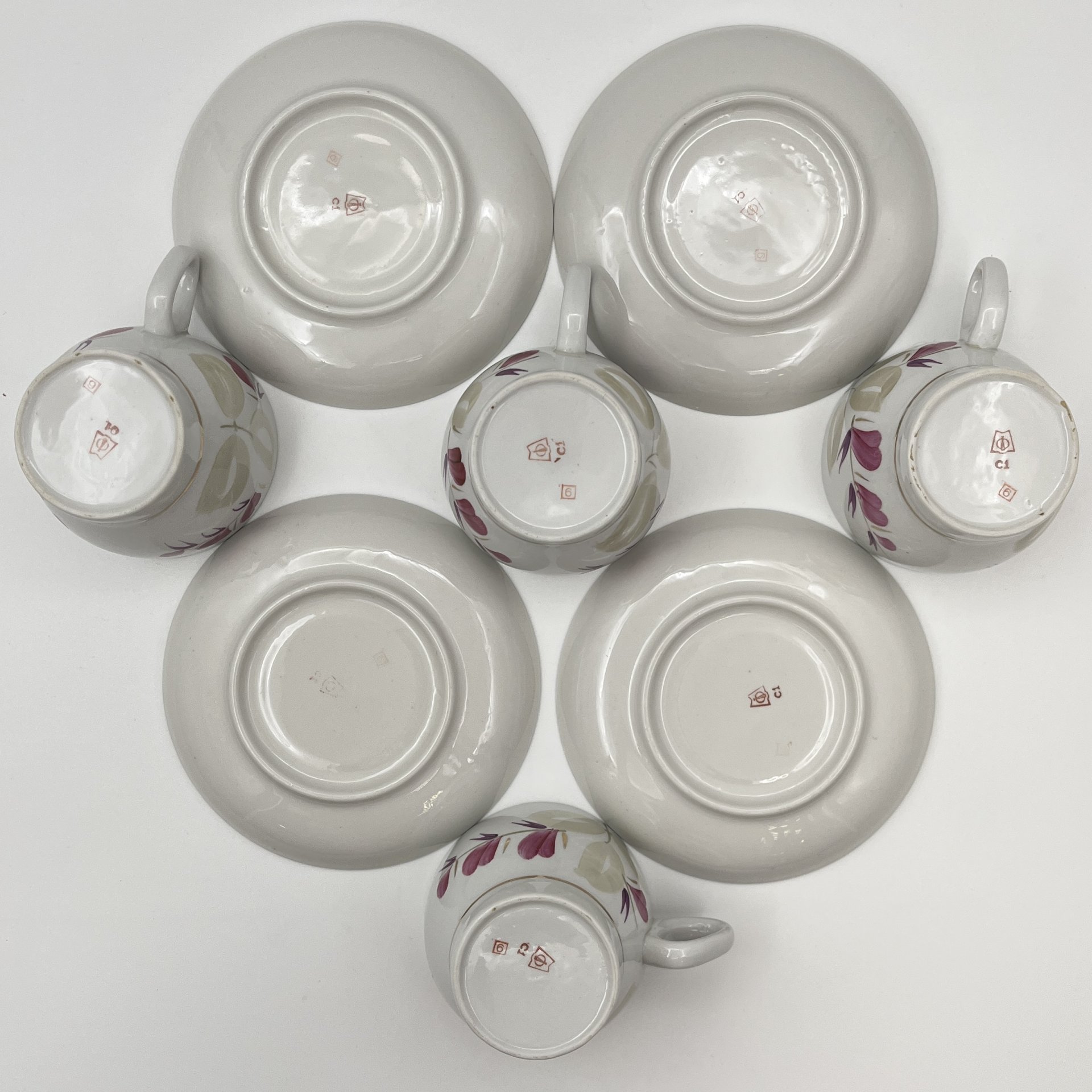 Сервиз чайный с цветочно-растительным декором на 4 персоны (11 предметов), фарфор, роспись, золочение, Минский фарфорово-фаянсовый завод, СССР, 1968-1983 гг.