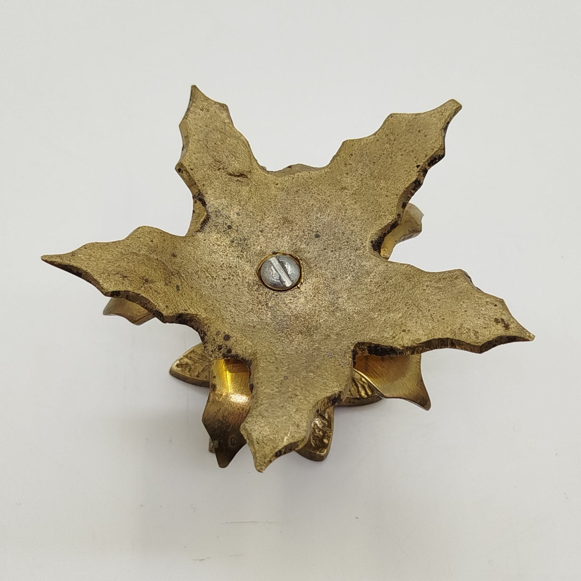 Подсвечник в виде листа, латунь, Индия, 2000-2020 гг.