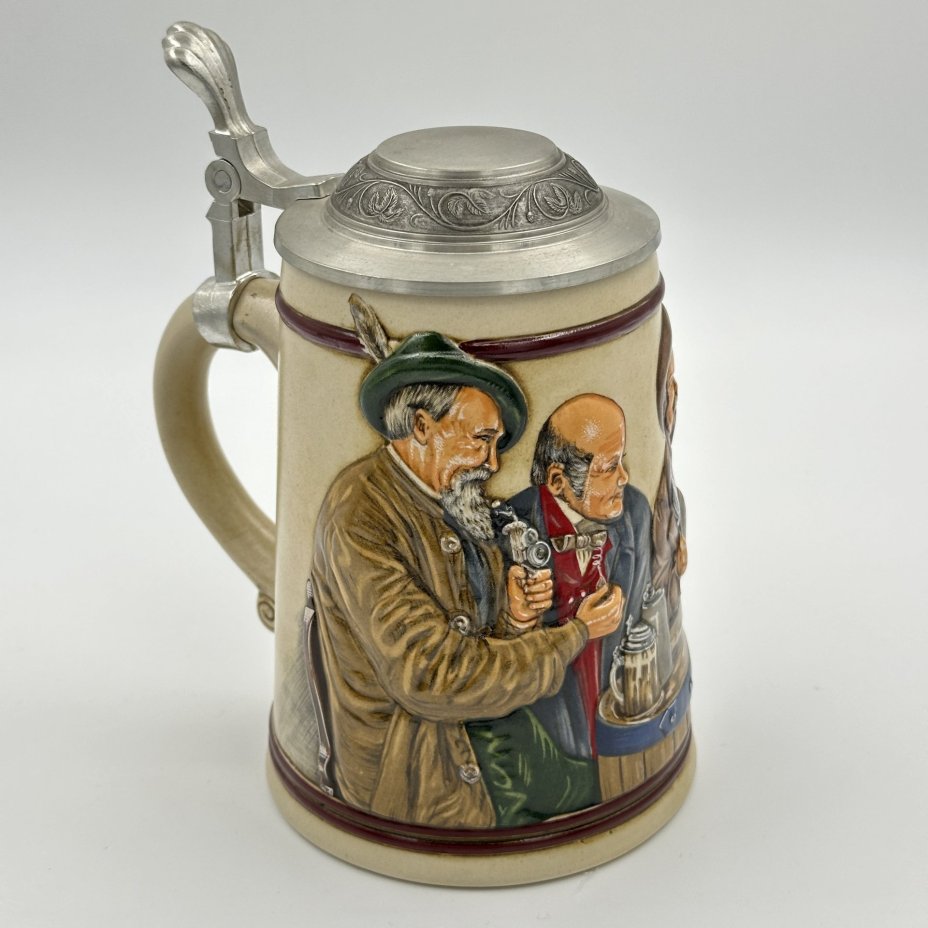 Кружка пивная с крышкой , с изображением сцены в трактире, Edition Kossinger