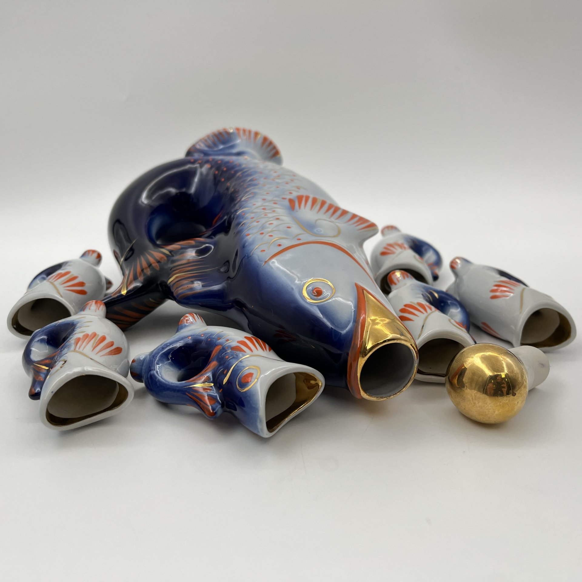 Набор для крепких напитков "Рыба" (штоф и 6 стопки), автор М.Д.Барамидзе