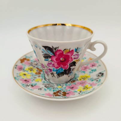 Чайная пара в подборе  (блюдце "Ситец", чашка "Март"), форма "Лучистая", автор формы Н.П. Славина, фарфор, деколь, золочение, Ленинградский фарфоровый завод (ЛФЗ), СССР, 1970-1986 гг.