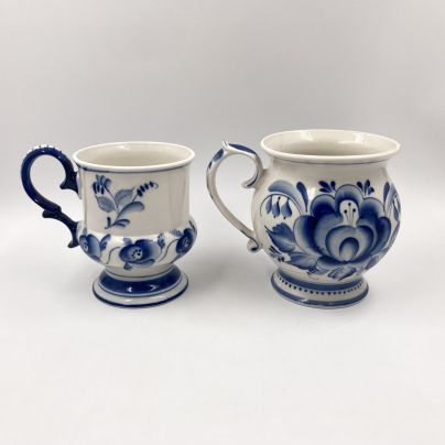 Набор из 2-х кружек (чашек) с растительным декором, фарфор, роспись, Объединение «Гжель», Российская Федерация, 1991-2010 гг.