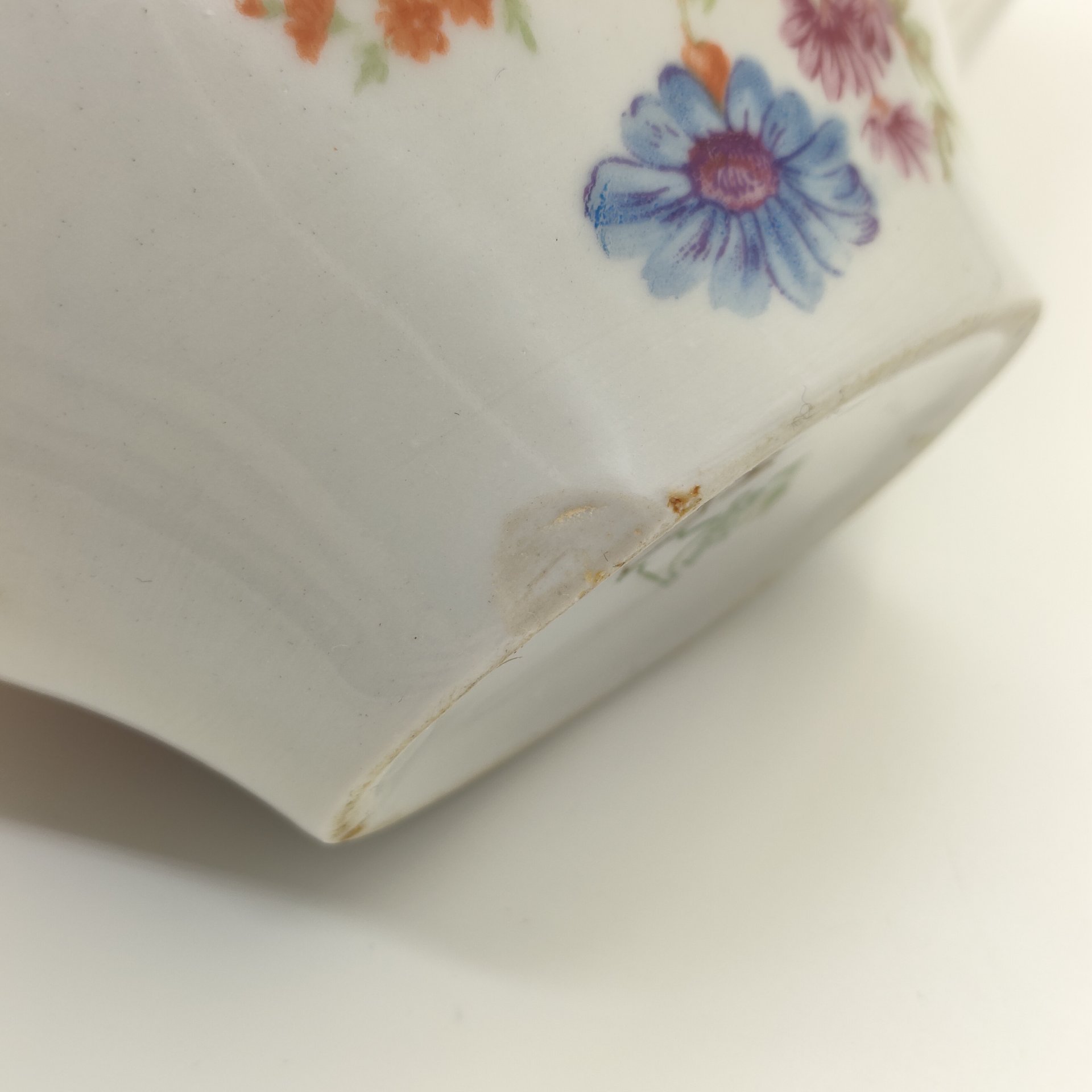 Пара соусников с цветочным декором, фарфор, деколь, золочение, Дулевский фарфоровый завод (Дулёво), СССР, 1968-1991 гг.