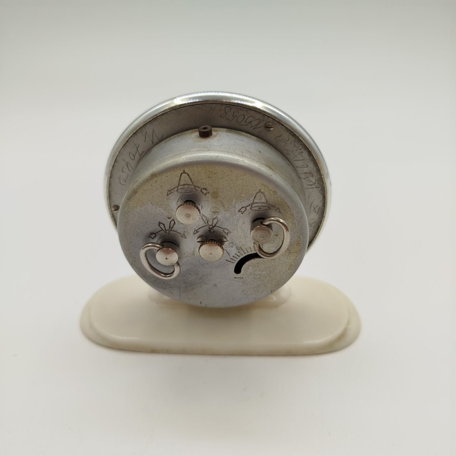 Часы-будильник настольные "11 камней", металл, пластик, стекло, Второй Московский часовой завод «Слава», СССР, 1960-1980 гг.