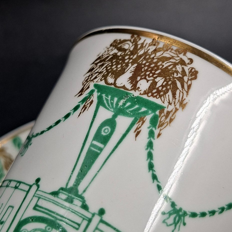 Пара кофейная "Летний сад", форма "Майская", автор формы Э.М. Криммер, фарфор, деколь, золочение, Ленинградский фарфоровый завод (ЛФЗ), СССР, 1970-1992 гг.