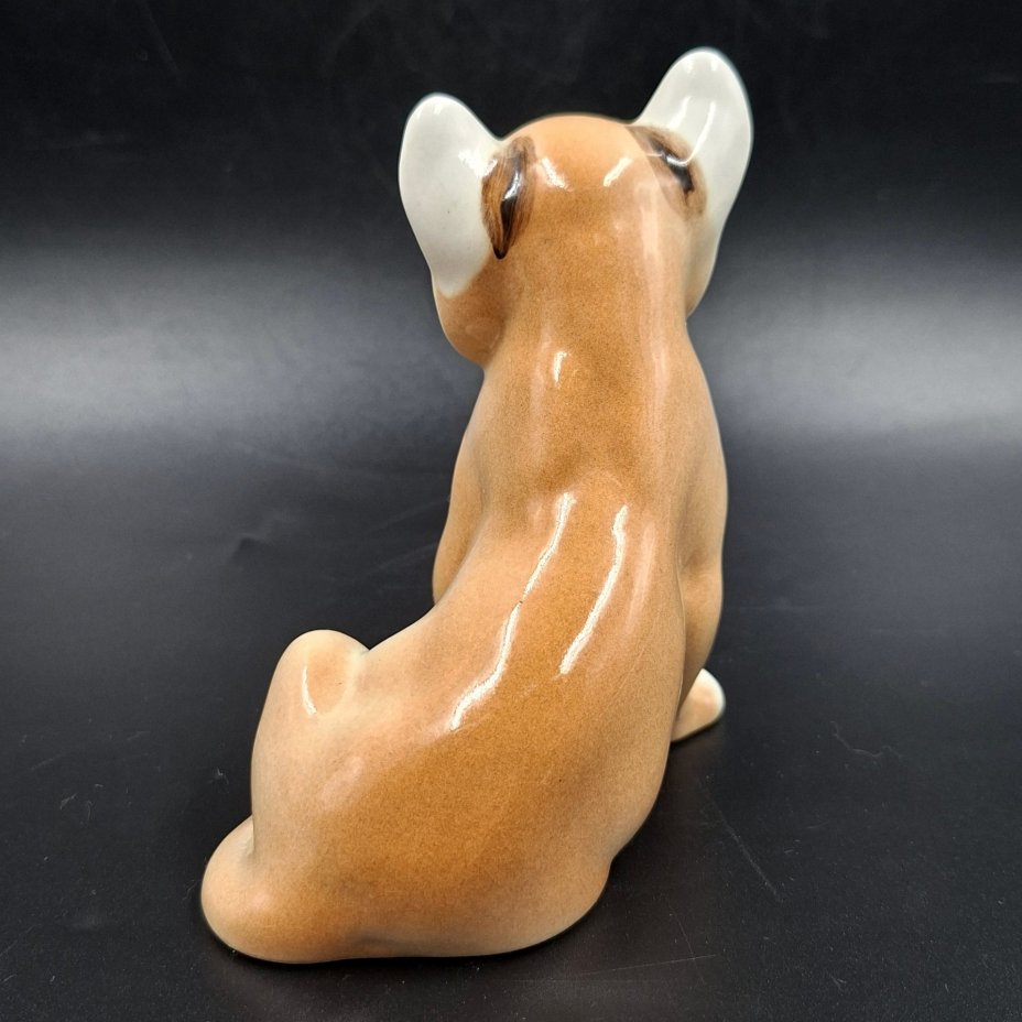 Статуэтка "Львенок сидящий", скульптор Воробьев Б.Я., фарфор, роспись, Ленинградский фарфоровый завод (ЛФЗ), СССР, 1970-1990 гг.